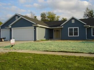 535 Meadowview Ln, Johnson Creek, WI 53038