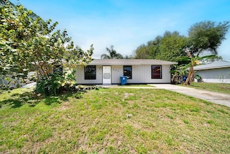 682 Degroodt Rd SW, Palm Bay, FL 32908
