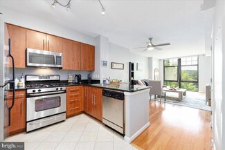 1021 N Garfield St Unit 540, Arlington, VA 22201