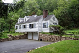 37 Furnace Rd, Chester, NJ 07930