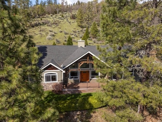 409 Valley View Dr, Rogue River, OR 97537