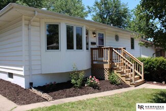 4928 S 91st St, Omaha, NE 68127