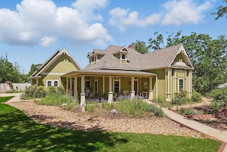 326 W Liberty St, Pilot Point, TX 76258
