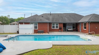 117 Derwent Ln NW, Huntsville, AL 35810