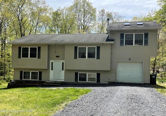149 Traverse Rd, Dingmans Ferry, PA 18328