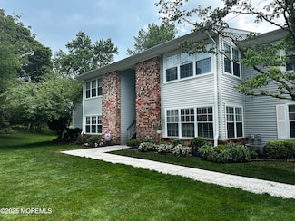 30 Snowburry Ct, Red Bank, NJ 07701