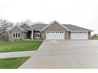 4915 Misty Morning Ct SW, Ely, IA 52227