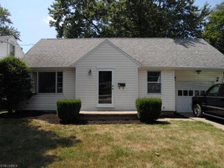 1381 Lipton Ave SW, North Canton, OH 44720