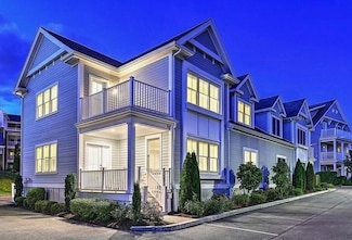 20 Kettle Point Ave, East Providence, RI 02914