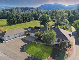 295 Foots Creek Rd, Gold Hill, OR 97525