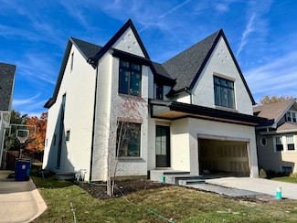 196 N Walnut St, Elmhurst, IL 60126