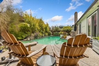 911 Hudis St, Rohnert Park, CA 94928