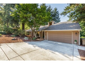 18 Partridge Ln, Lake Oswego, OR 97035