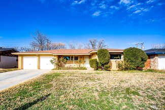 4916 15th St, Lubbock, TX 79416