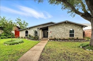 1824 Castille Dr, Carrollton, TX 75007