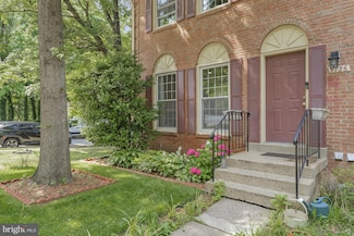 9126 Fisteris Ct, Springfield, VA 22152