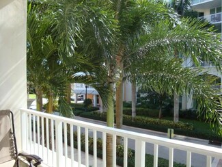 806 E Windward Way Unit 216, Lantana, FL 33462