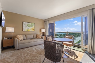 410 Atkinson Dr Unit 907, Honolulu, HI 96814