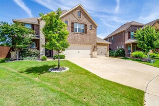 901 Albany Dr, Fort Worth, TX 76131