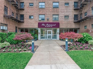 87-50 204 St Unit B46, Holliswood, NY 11423