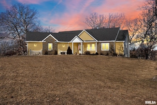 360 Grebner Rd, Metamora, IL 61548