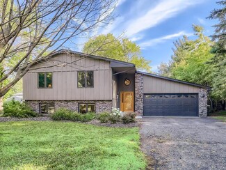 1920 Oak St W, Stillwater, MN 55082