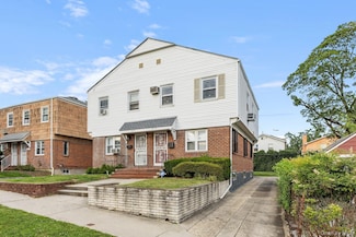 61-31 182nd St, Flushing, NY 11365