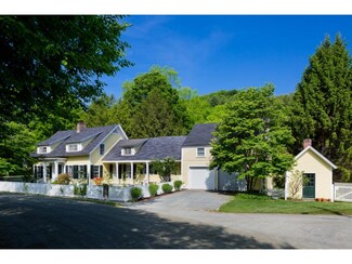 17 Mountain Ave, Woodstock, VT 05091