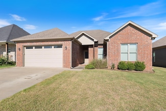 1545 Cherry Bark Dr, Conway, AR 72034