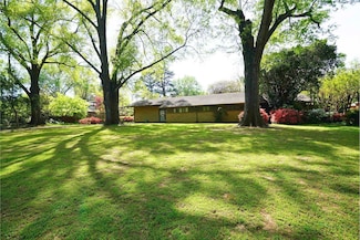 123 E Cherry Dr, Memphis, TN 38117
