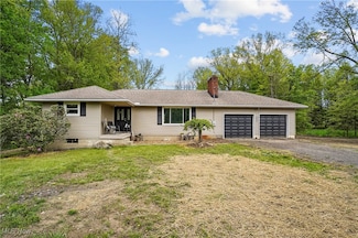 10699 Whippoorwill Rd, Newton Falls, OH 44444