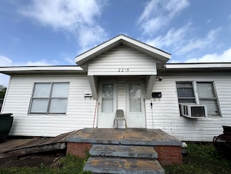 2215 Thomas Blvd, Port Arthur, TX 77640