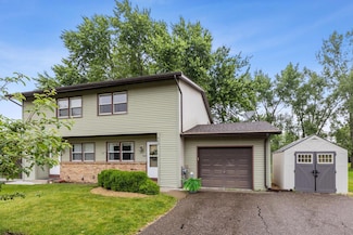 902 Ridge Dr SE, Saint Michael, MN 55376