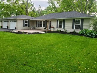 1030 Elm Dr, Bluffton, IN 46714