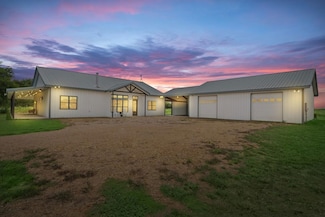9022 Wallace Rd, Holland, TX 76534