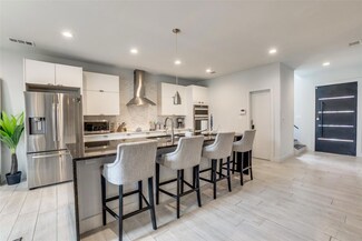 1728 Stoneman St, Dallas, TX 75215