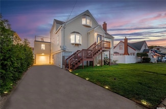 308 Bedell St, Freeport, NY 11520