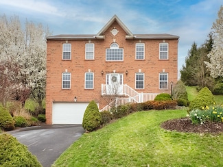 528 Potomac Dr, Washington, PA 15301