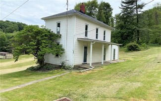 200 Gordon St, Bowerston, OH 44695