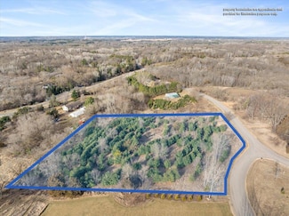 405 Highland View, Saint Joseph Township, WI 54082