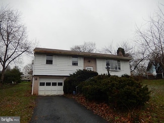 4 E Summit Dr, Stevens, PA 17578