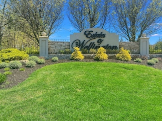 10162 Wellington Ct W, Dyer, IN 46311