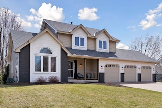 6456 W Shadow Lake Dr, Circle Pines, MN 55014
