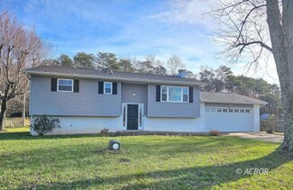 208 White Rd, Gallipolis, OH 45631