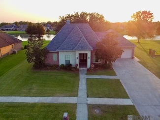 9661 Belle Place Cir, Maurice, LA 70555