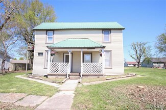 405 E First St, Belle, MO 65013