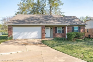 303 Adirondack Loop, Roland, OK 74954