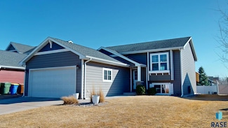 715 Napa Valley St, Brookings, SD 57006
