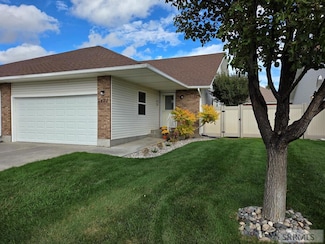 1427 Elk Creek Dr, Idaho Falls, ID 83404