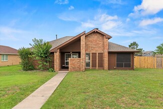 2000 Arles Ln, Carrollton, TX 75007